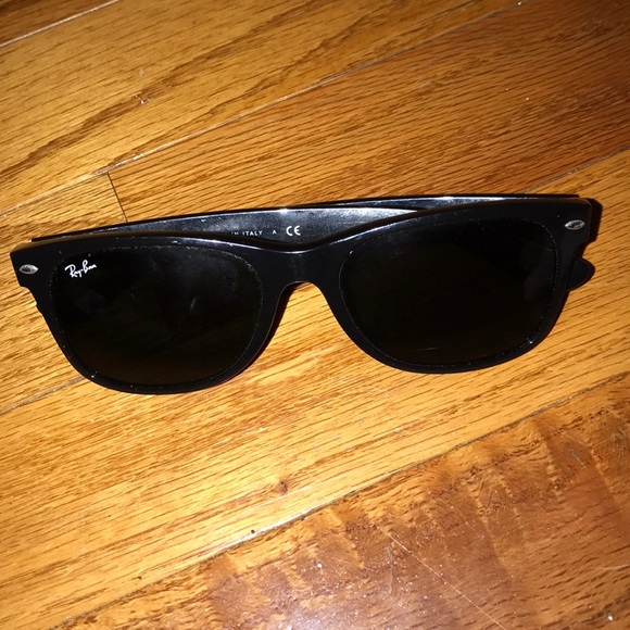 Accessories - RB2132 New Wayfayer classic (Ray Bans)